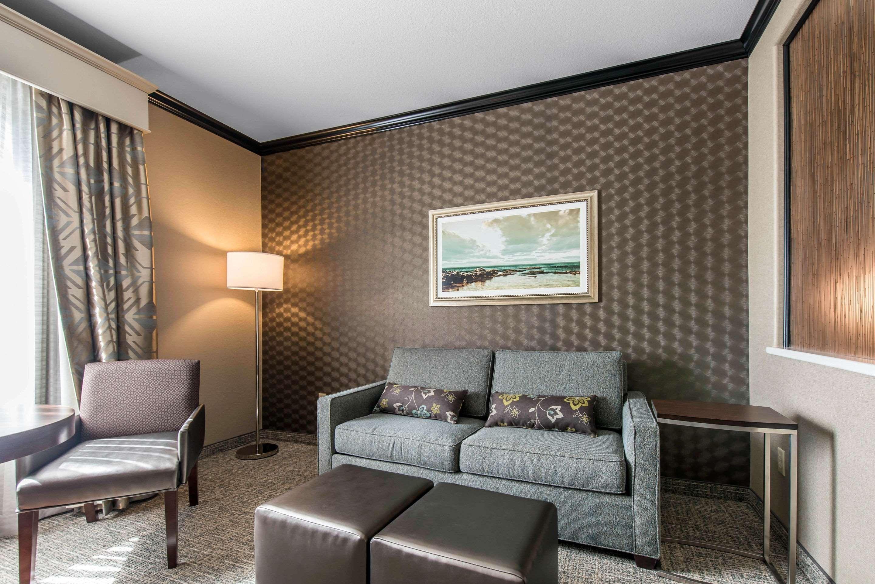The Heritage Inn & Suites, Ascend Hotel Collection Гардън Сити Екстериор снимка