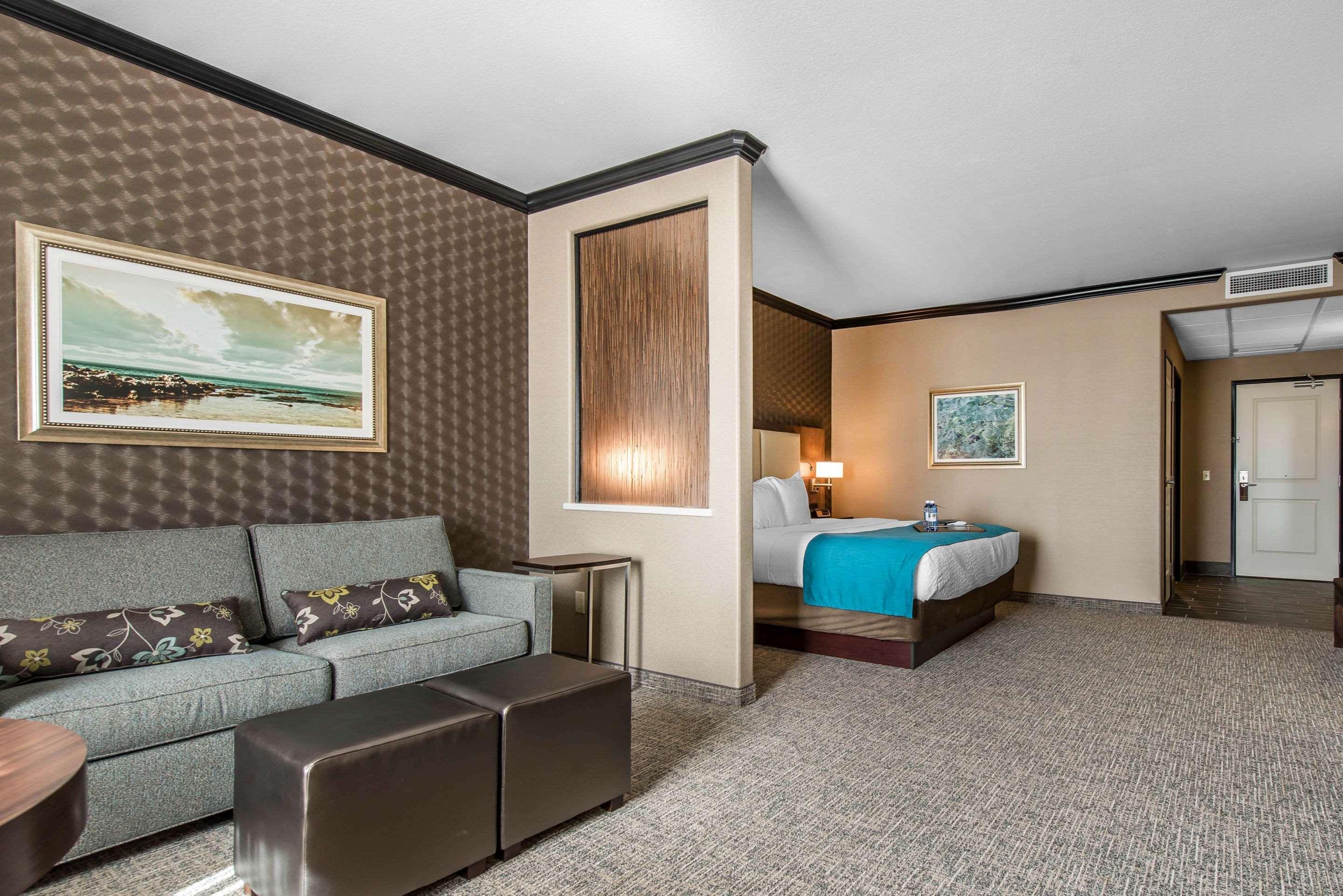 The Heritage Inn & Suites, Ascend Hotel Collection Гардън Сити Екстериор снимка