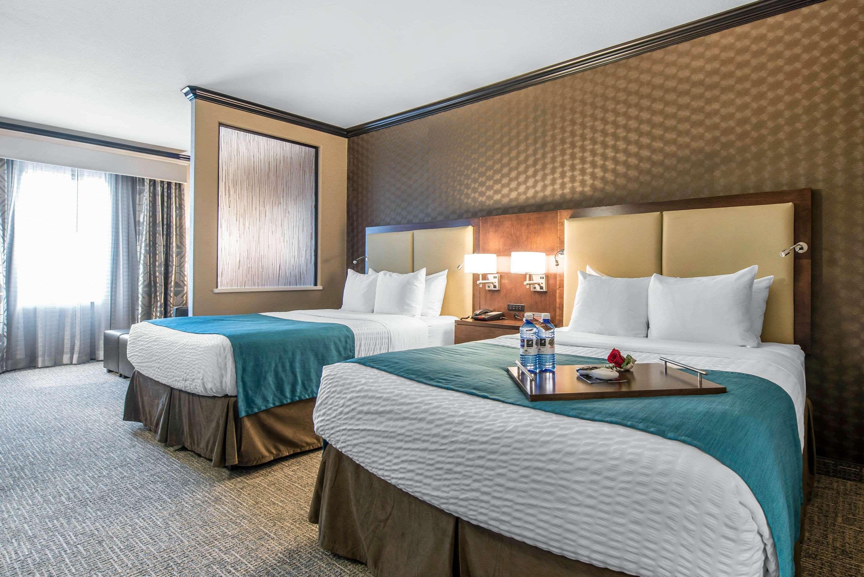 The Heritage Inn & Suites, Ascend Hotel Collection Гардън Сити Екстериор снимка
