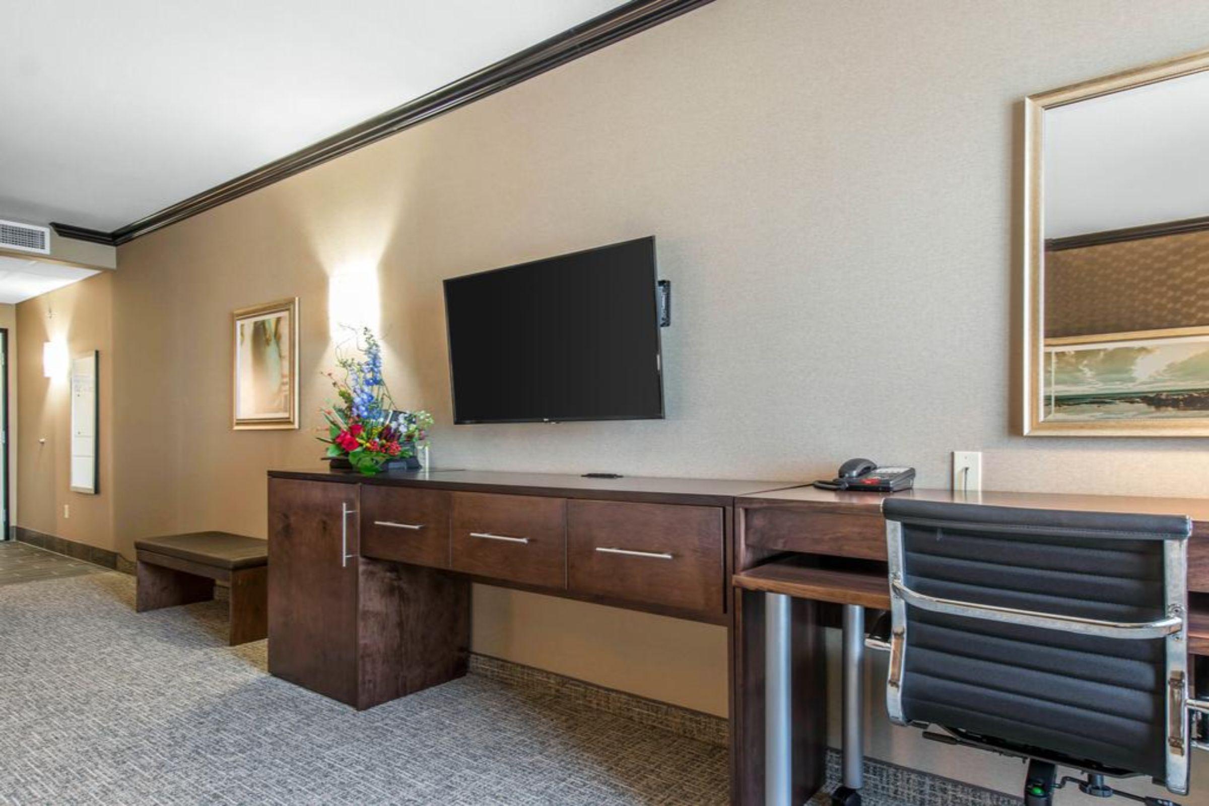 The Heritage Inn & Suites, Ascend Hotel Collection Гардън Сити Екстериор снимка