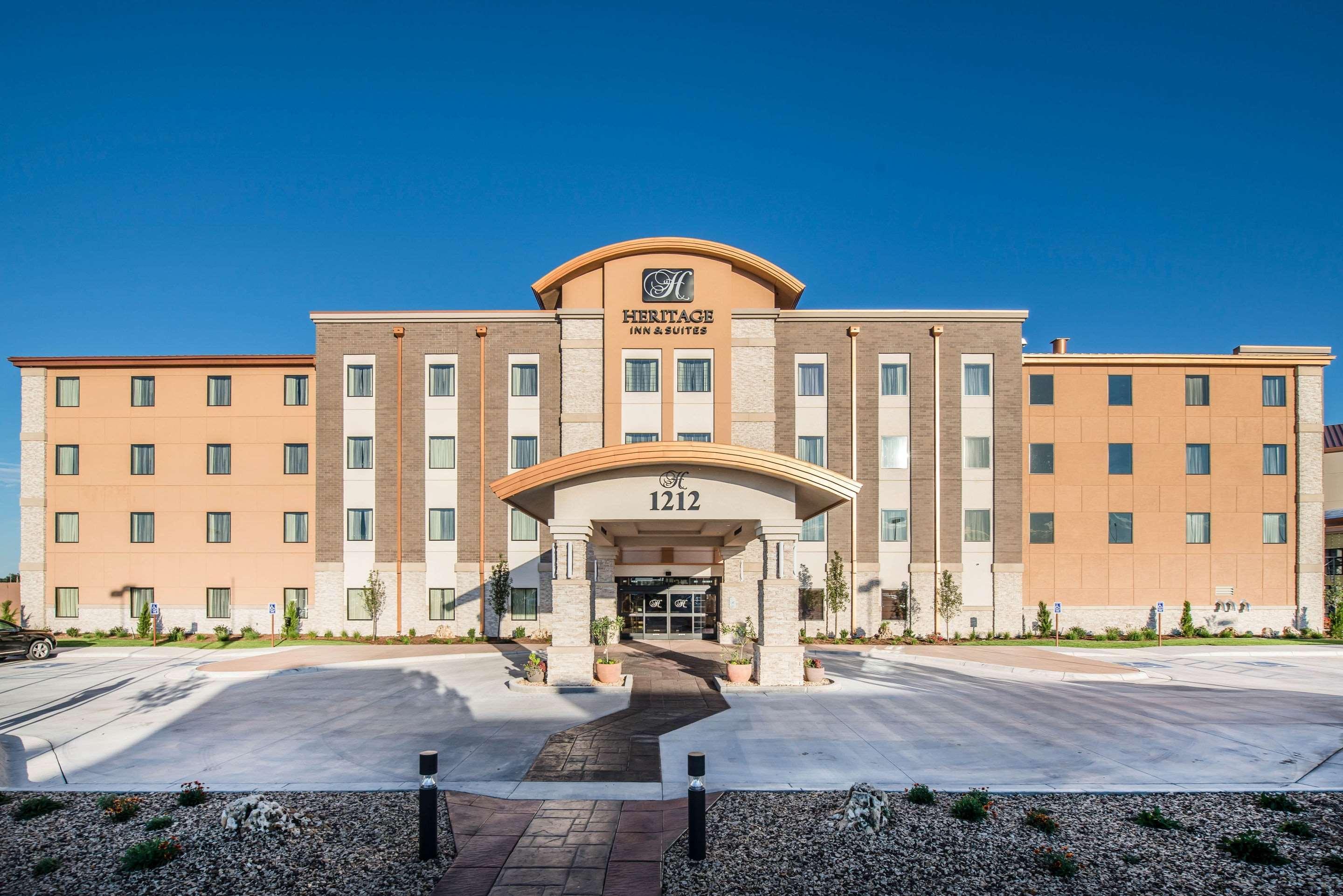 The Heritage Inn & Suites, Ascend Hotel Collection Гардън Сити Екстериор снимка