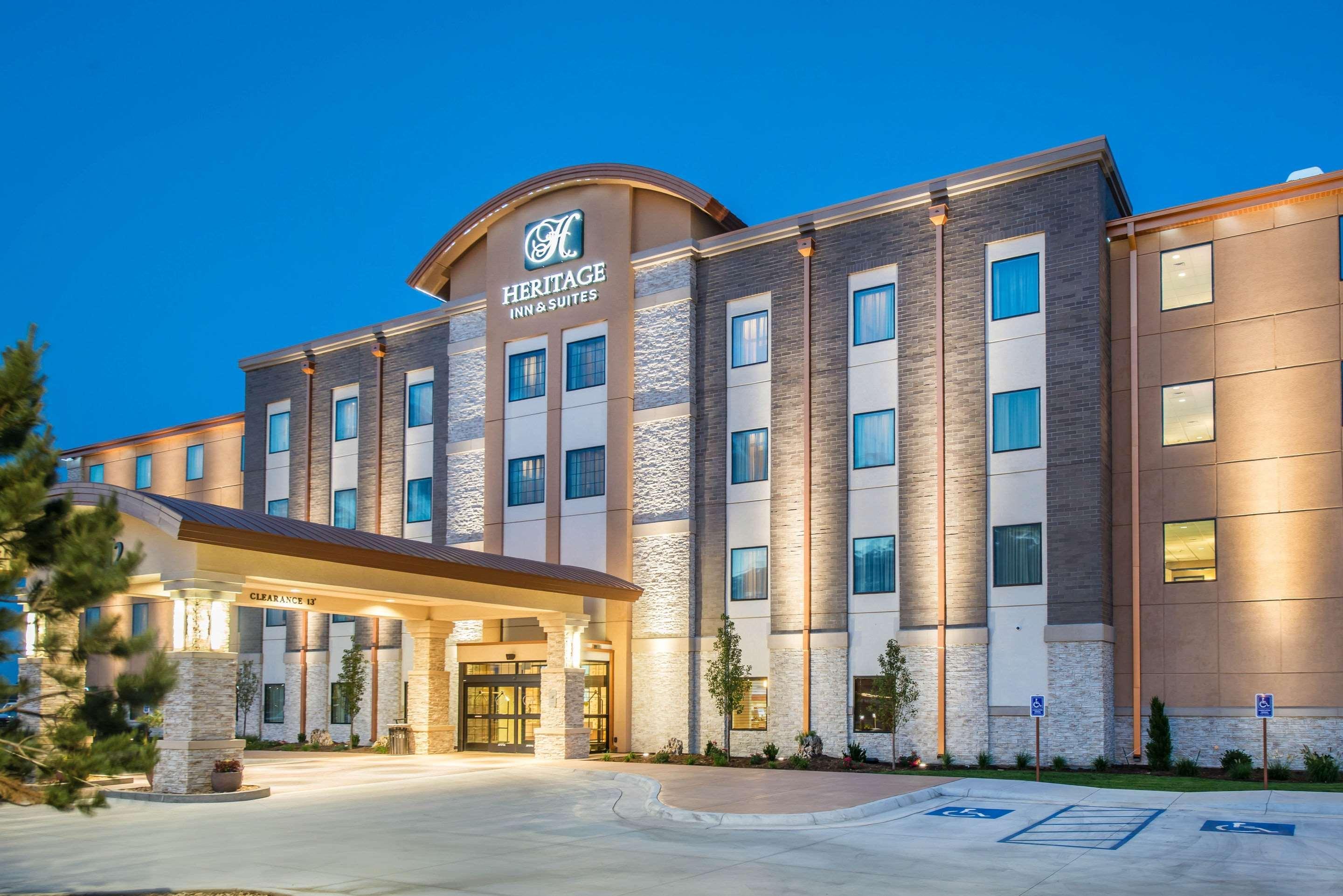 The Heritage Inn & Suites, Ascend Hotel Collection Гардън Сити Екстериор снимка