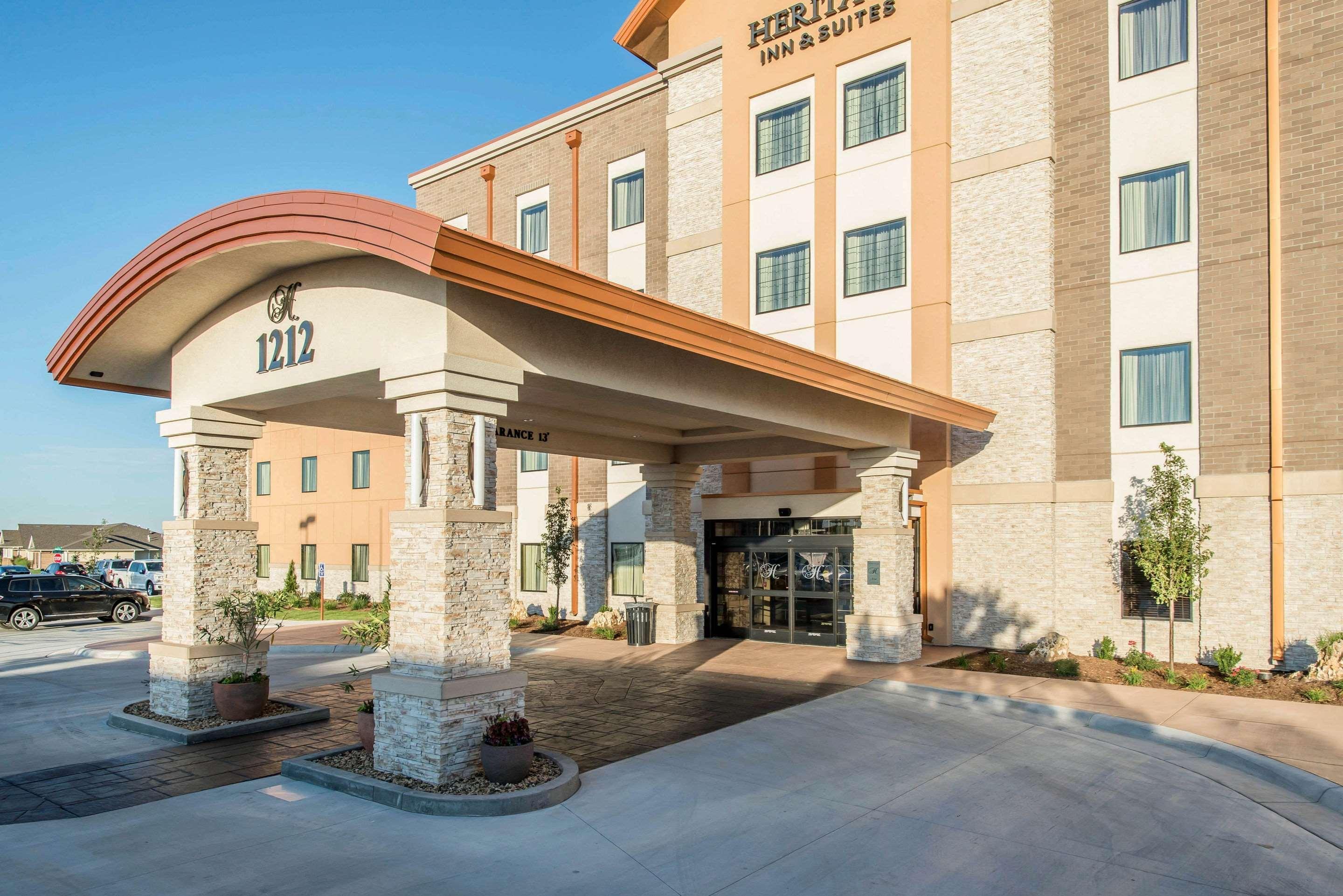 The Heritage Inn & Suites, Ascend Hotel Collection Гардън Сити Екстериор снимка