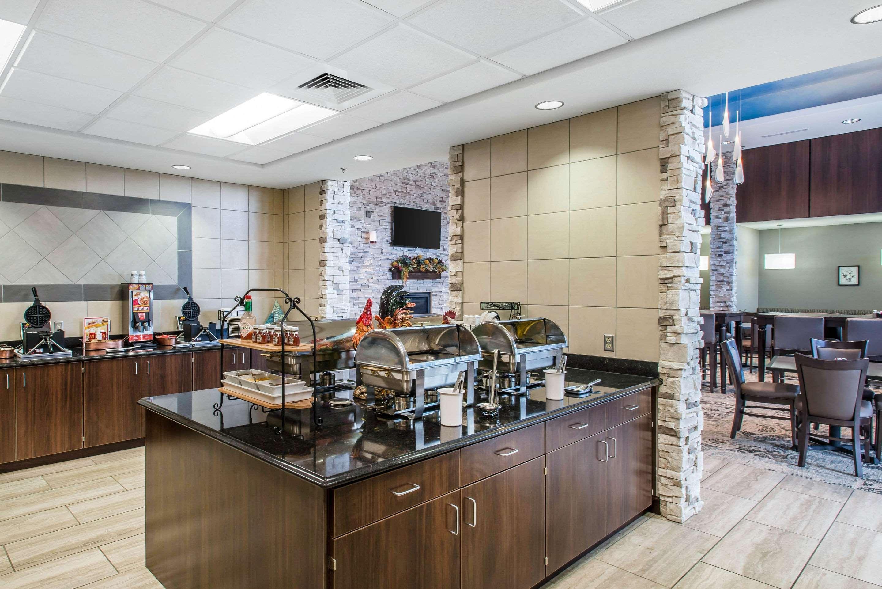 The Heritage Inn & Suites, Ascend Hotel Collection Гардън Сити Екстериор снимка