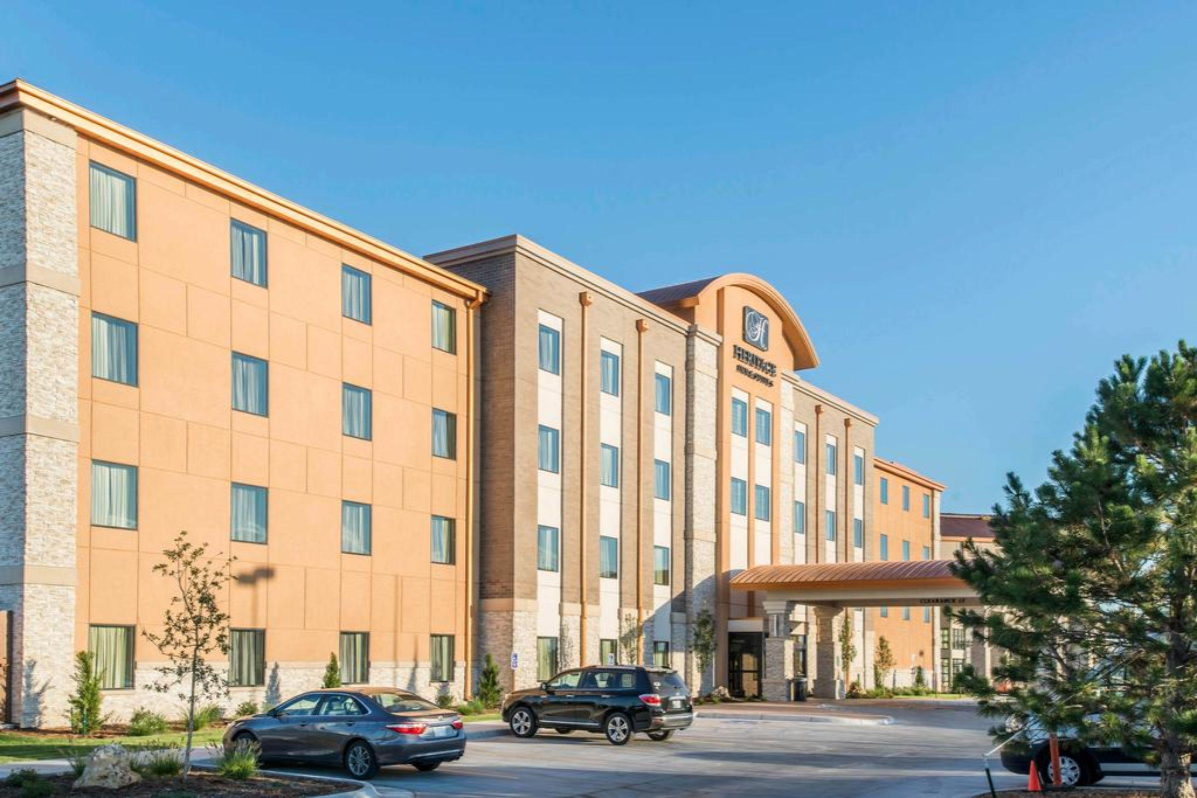 The Heritage Inn & Suites, Ascend Hotel Collection Гардън Сити Екстериор снимка