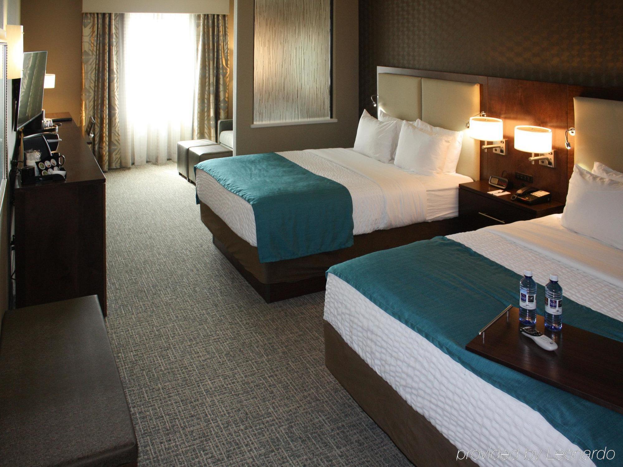 The Heritage Inn & Suites, Ascend Hotel Collection Гардън Сити Екстериор снимка