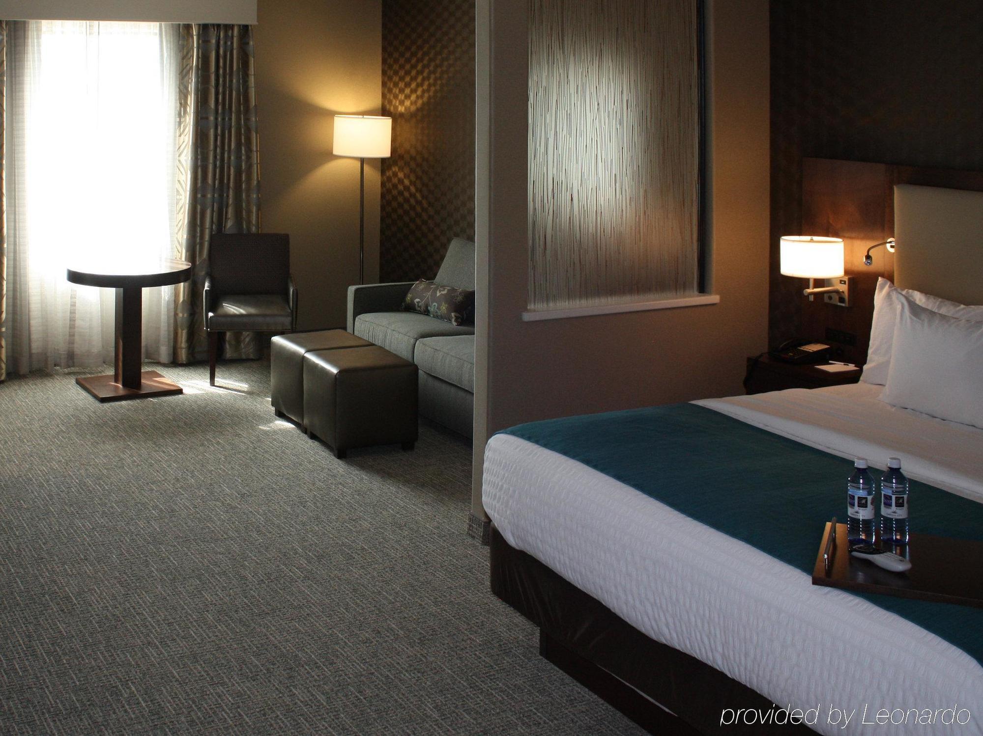 The Heritage Inn & Suites, Ascend Hotel Collection Гардън Сити Екстериор снимка