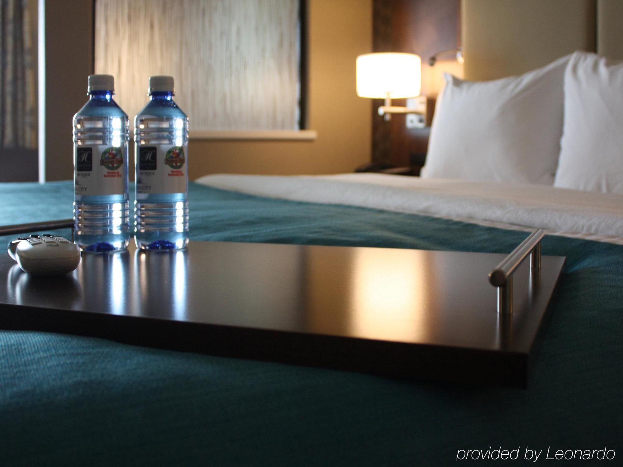 The Heritage Inn & Suites, Ascend Hotel Collection Гардън Сити Екстериор снимка