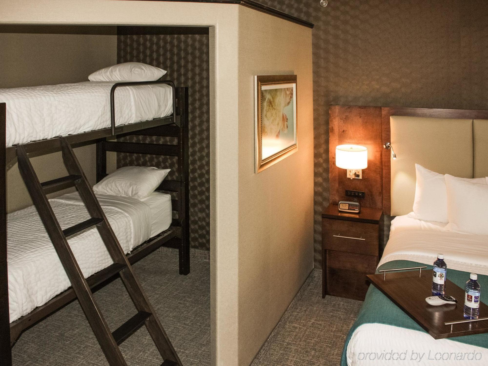 The Heritage Inn & Suites, Ascend Hotel Collection Гардън Сити Екстериор снимка